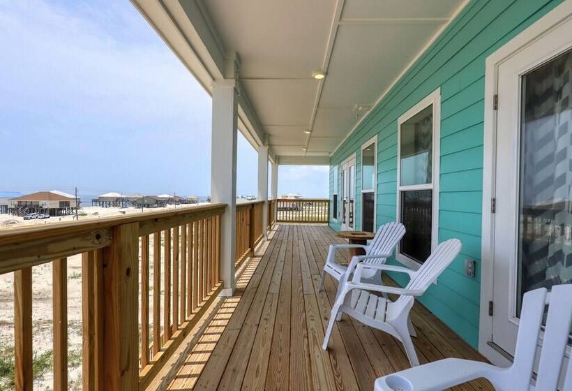 Salty Seahorse   Waterfront! Pet Friendly! Game Room, Pool Table, Beautiful Views   Room For The Who