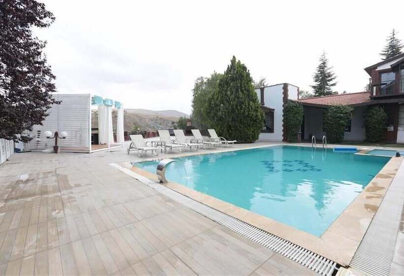 בית מלון כפרי çeli̇k Resort