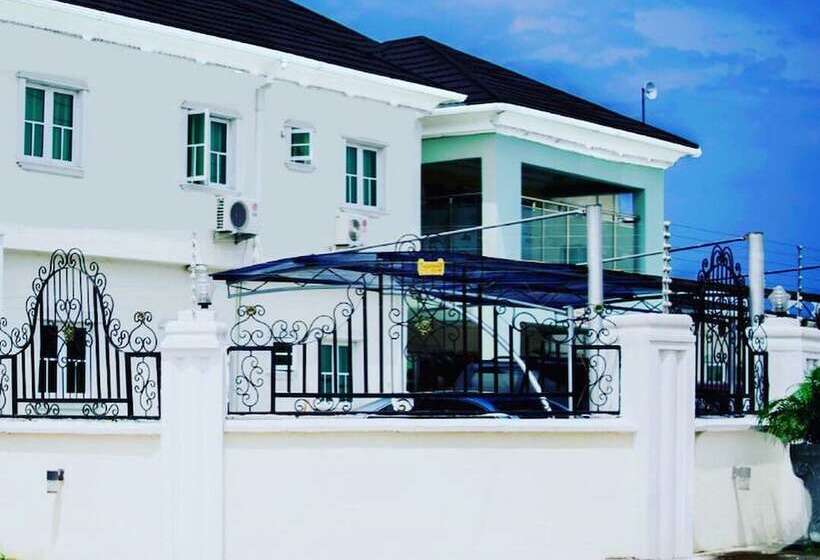 Emmy Hotels And Suites