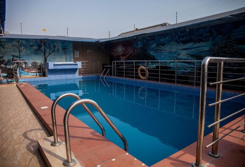 Emmy Hotels And Suites