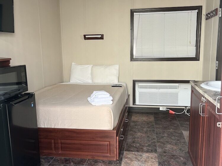 The Armadillo Hotel Karnes City