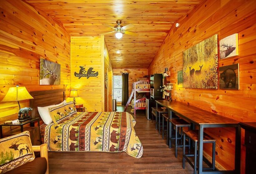 호텔 Bigfoot Lodge Room Three
