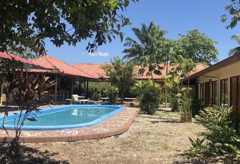 هتل Cocodrilo Sierpe