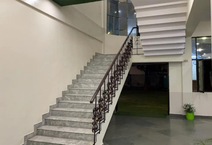 Hotel Goroomgo Ashoka Dehradun