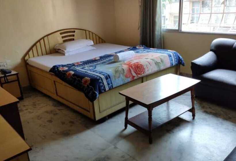 בית מלון כפרי Goroomgo City Centre Agartala