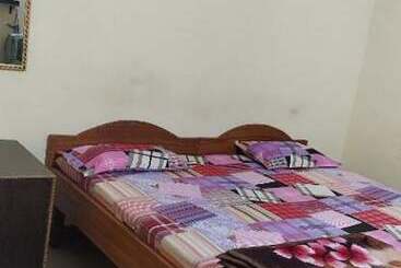 هتل Goroomgo Sharda Guest House Bodhgaya