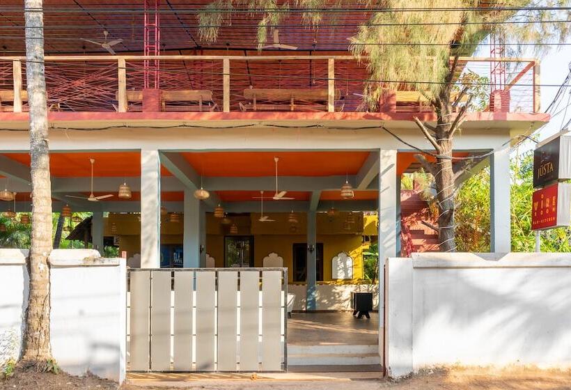 בית מלון כפרי Justa  Morjim Beach Resort And Spa