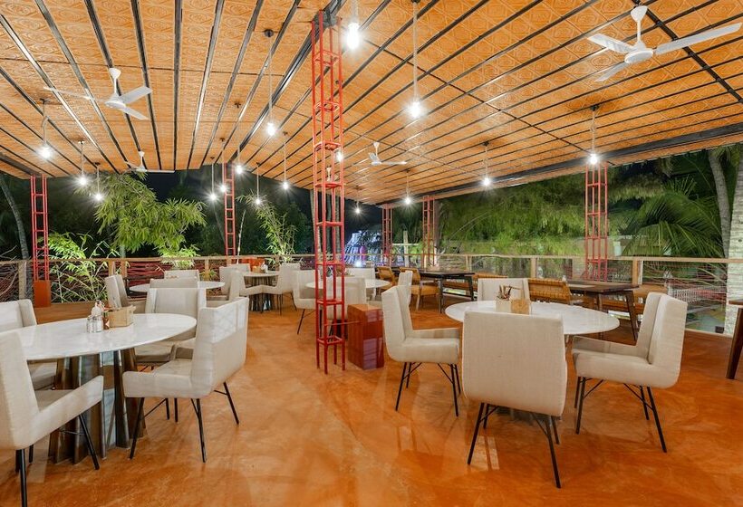 בית מלון כפרי Justa  Morjim Beach Resort And Spa