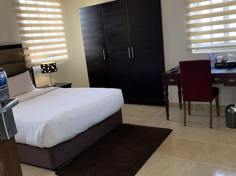 هتل Lodge By Eagles