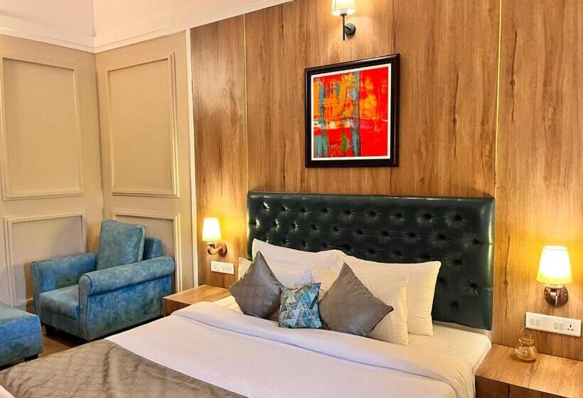 هتل Pushpam Lords Resort Karjat  Pure Veg