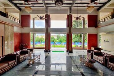 هتل Pushpam Lords Resort Karjat  Pure Veg