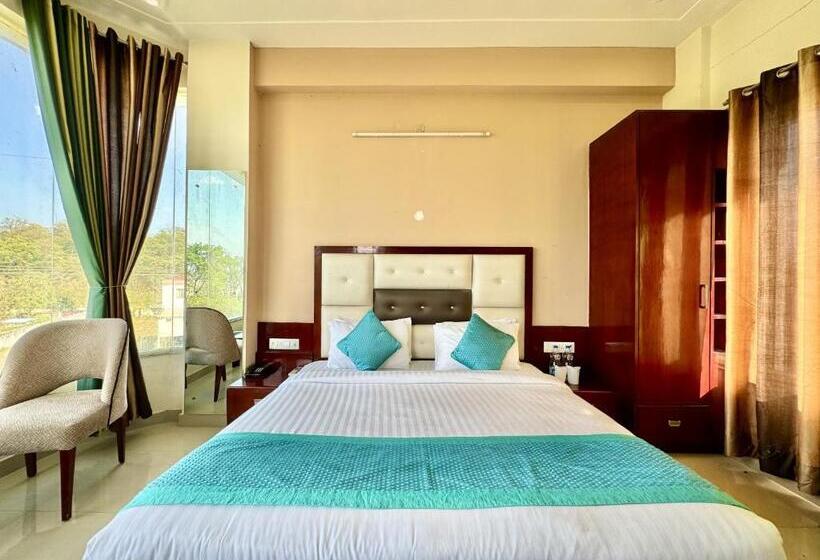 Отель Sumedha G Village Resort And Spa