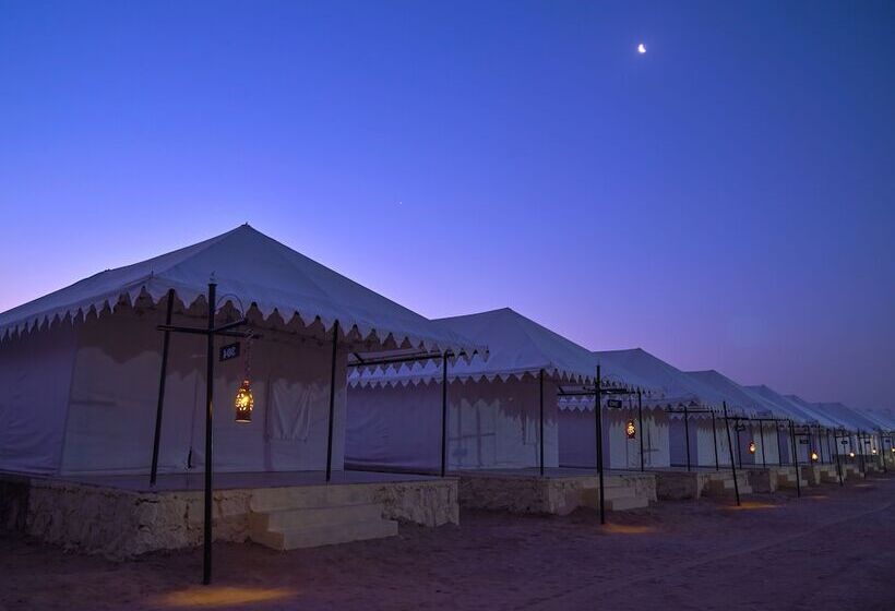 فندق The Carvaan Resort