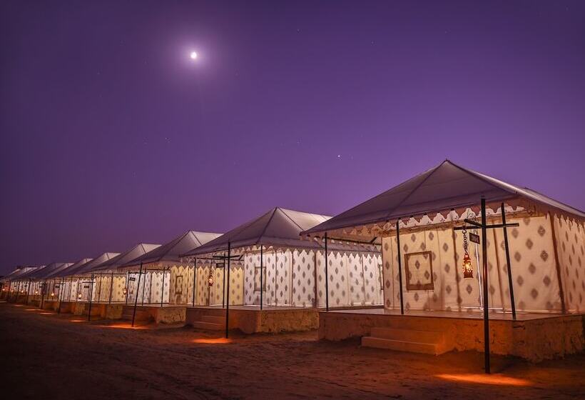 فندق The Carvaan Resort