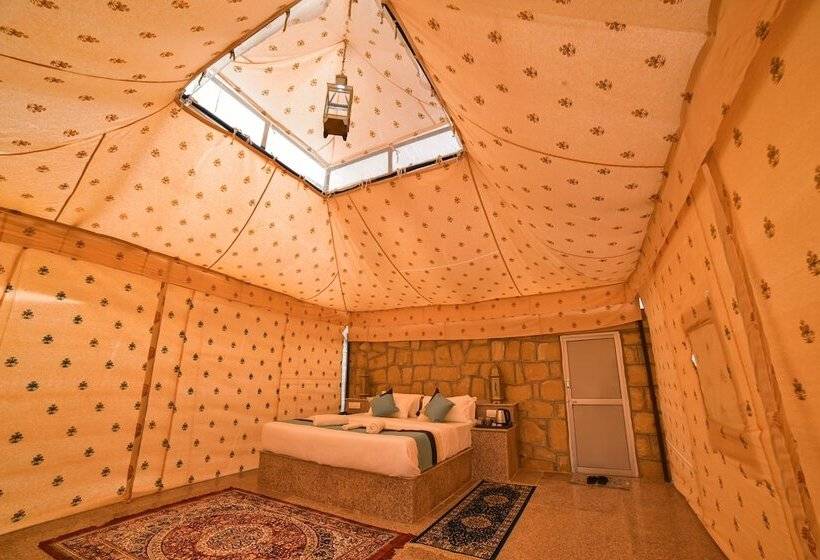 فندق The Carvaan Resort