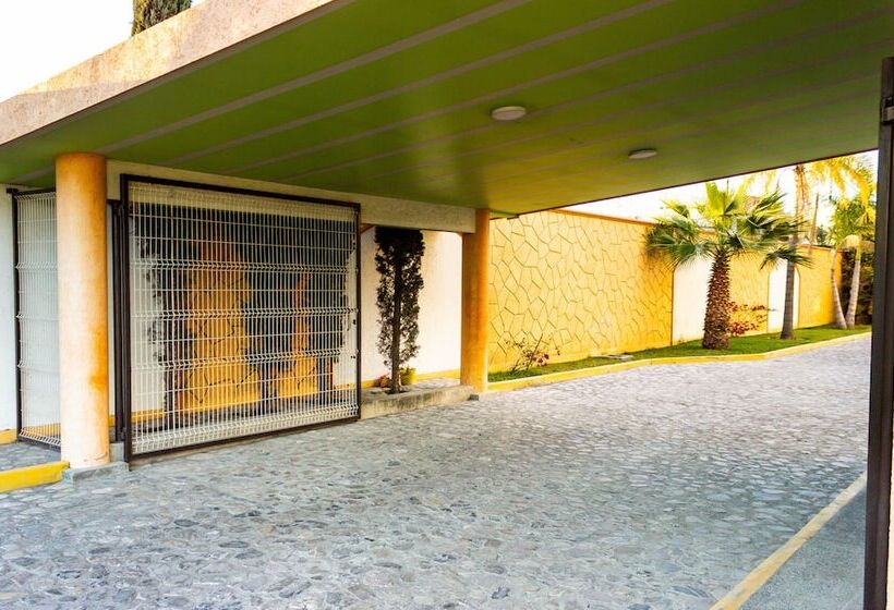 هتل Villa Jardines