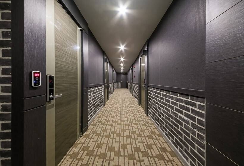 فندق على الطريق Gunsan Hotel Lin