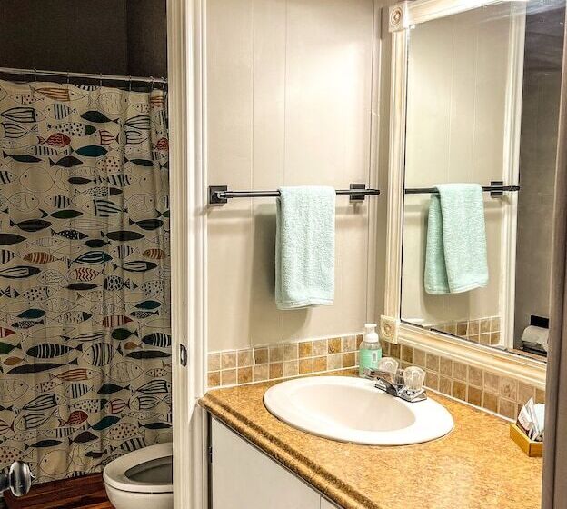 모텔 Reel Inn And Lodge