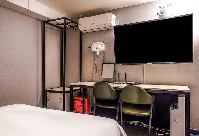 מוטל Suwon Hotel Coco