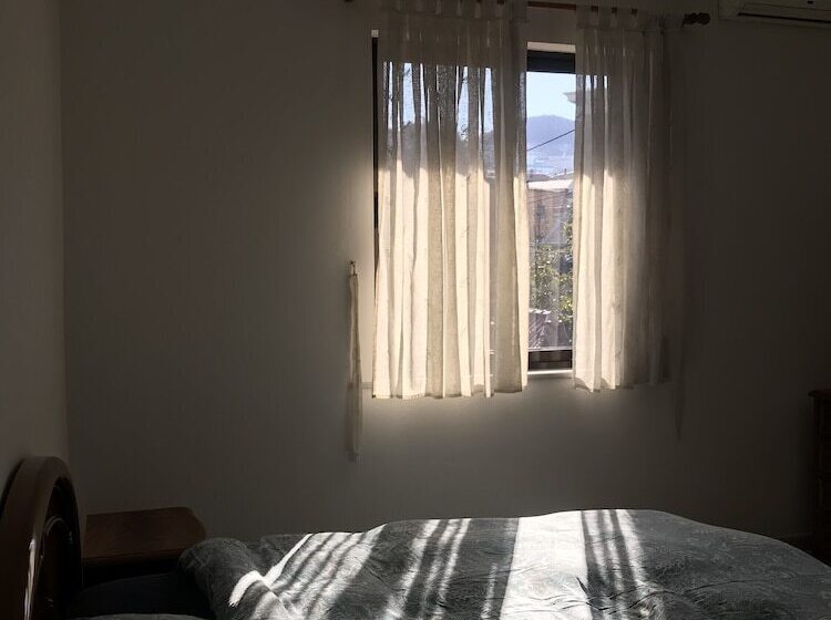 پانسیون Tirana City Rooms   Vatra E Lagjes By Paymán Club