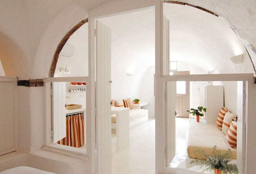 Пансион White Grape Suites