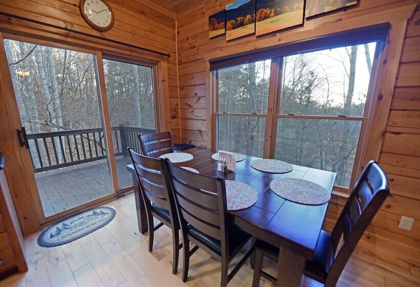 Whispering Creek Lodge   Blue Ridge
