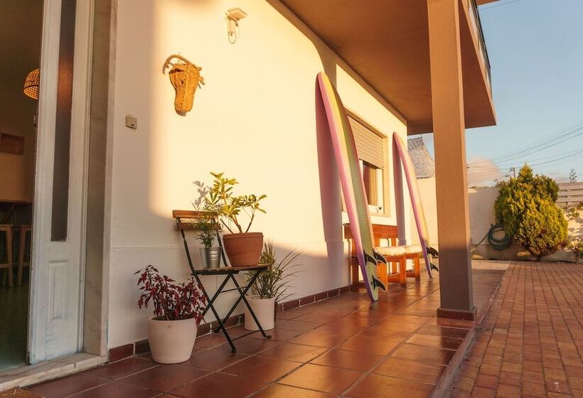 Hospedium República Surf House Hostel