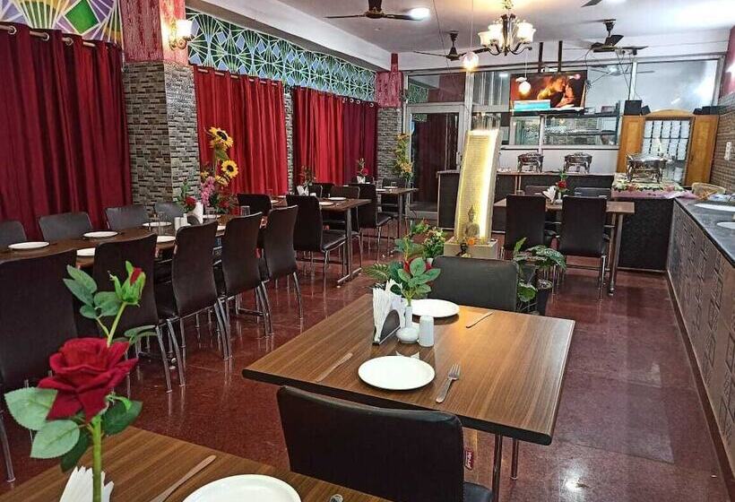 בית מלון כפרי Anand Lok Vatika