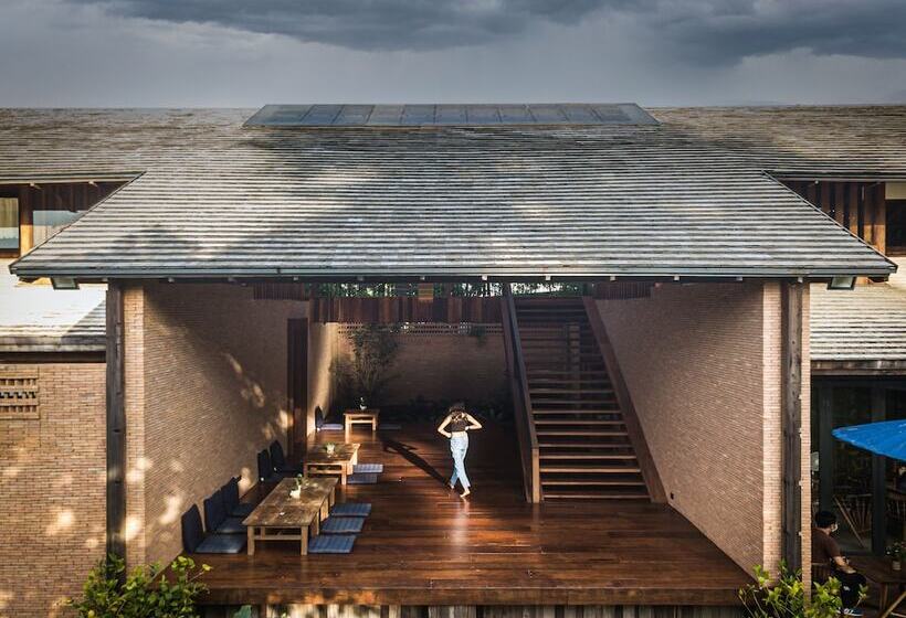 هتل Athita The Hidden Court Chiang Saen