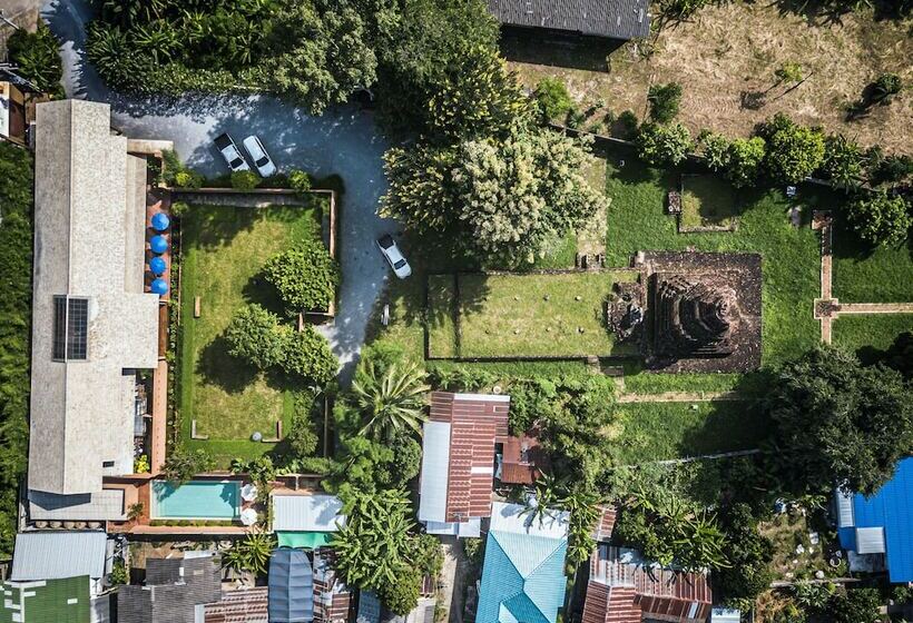 هتل Athita The Hidden Court Chiang Saen
