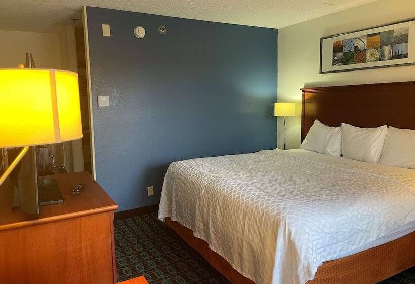هتل Baymont By Wyndham Dayton North