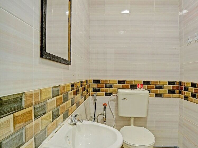 هتل Capital O 90423 Teratai Chalet