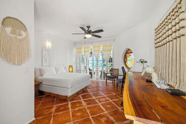هتل Casa Cenote