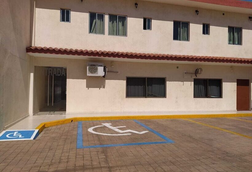 فندق Express Inn Juchitan
