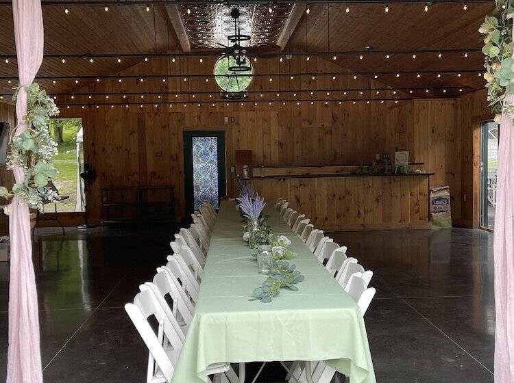 هتل New Park Event Venue & Suites
