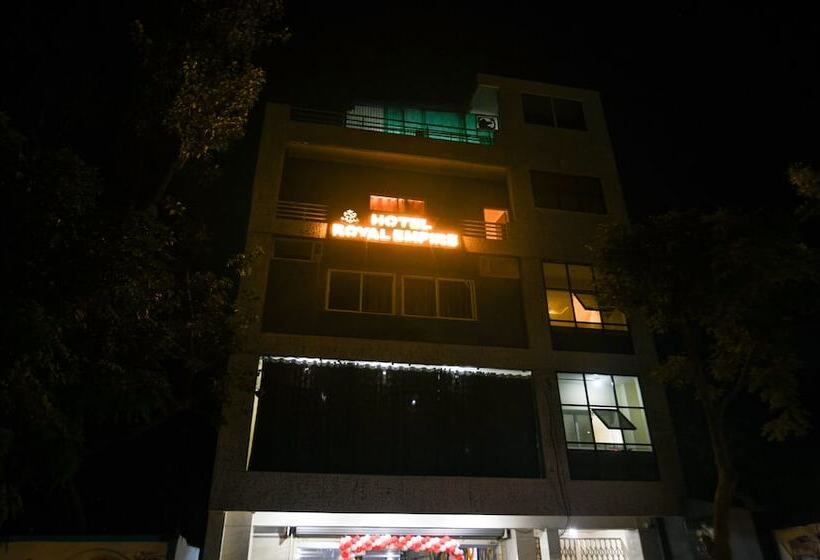 هتل Treebo Royal Empire Indore