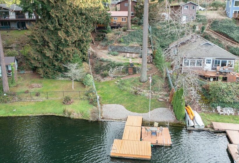 Koi Story Cabin