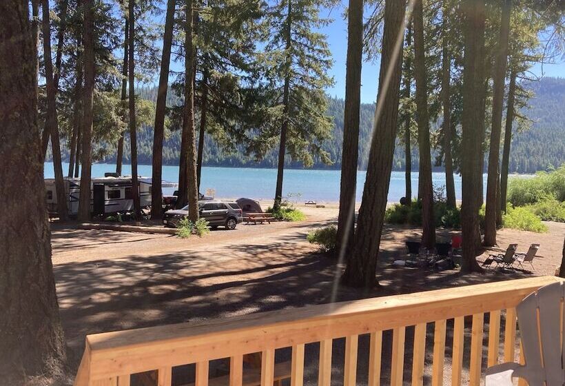 فندق على الطريق Silver Beach Resort