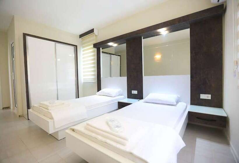Otel Albos