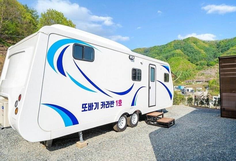 פנסיון Gapyeong Ddobagi Pet & Spa Glamping