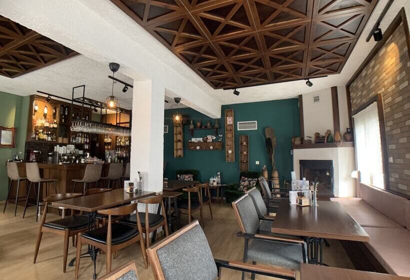پانسیون Guesthouse Monopati   ξενώνας μονοπάτι