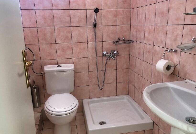 پانسیون Guesthouse Monopati   ξενώνας μονοπάτι