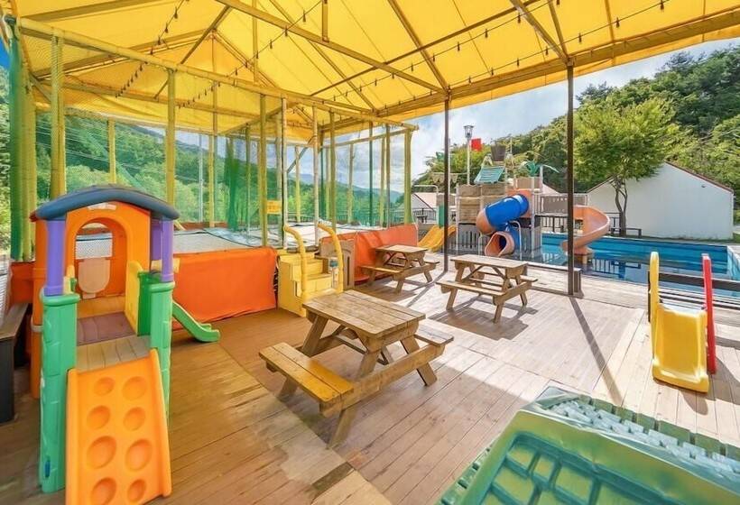 پانسیون Pocheon Kidsglampinggeo