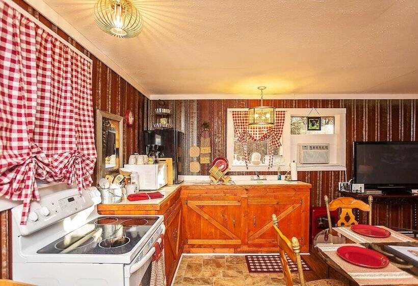Sasquatch Cabin
