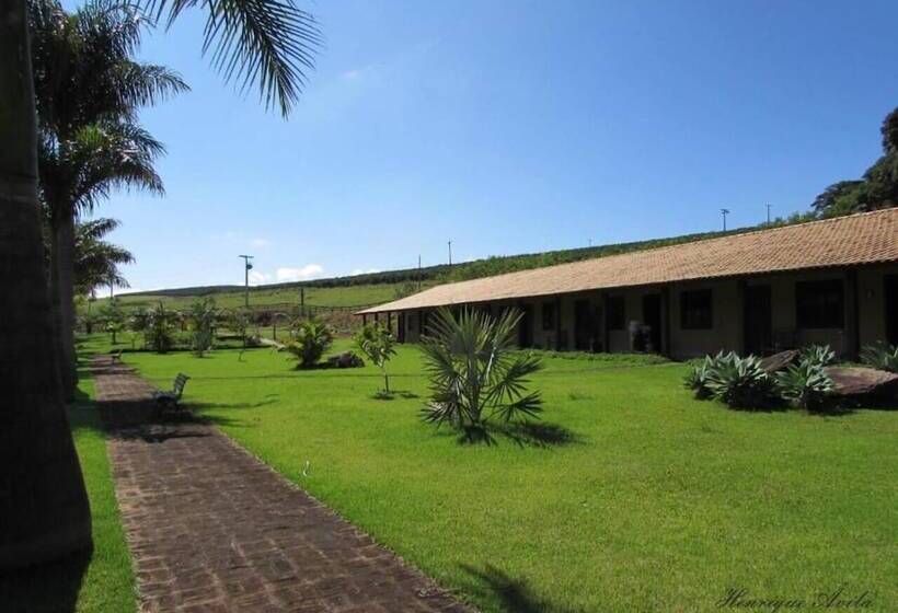 فندق Fazenda Topada