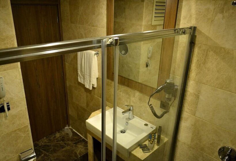 Engin Otel