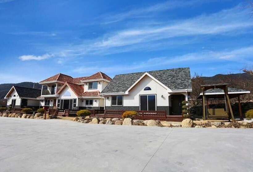 Gurye Sansuyu Kkotdamgil Pension