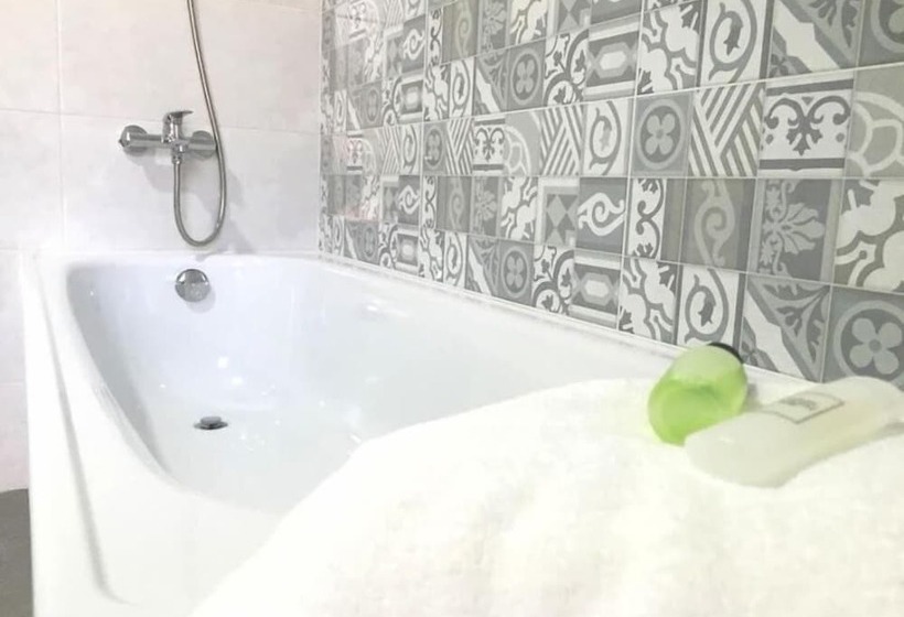 Hilltop Hotel By Secoms