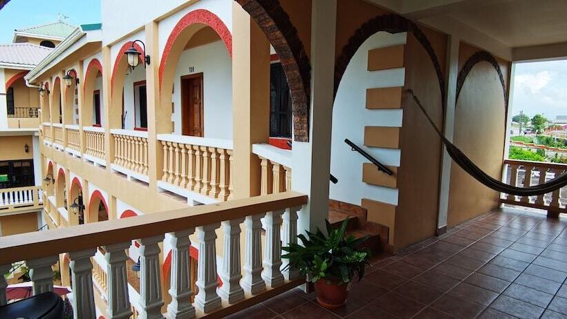 هتل De La Fuente