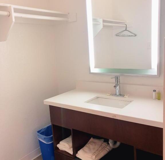 هتل Super 8 By Wyndham San Jose Airport